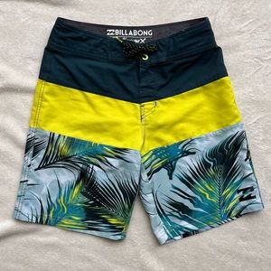 Billabong boys swim shorts size waist 27